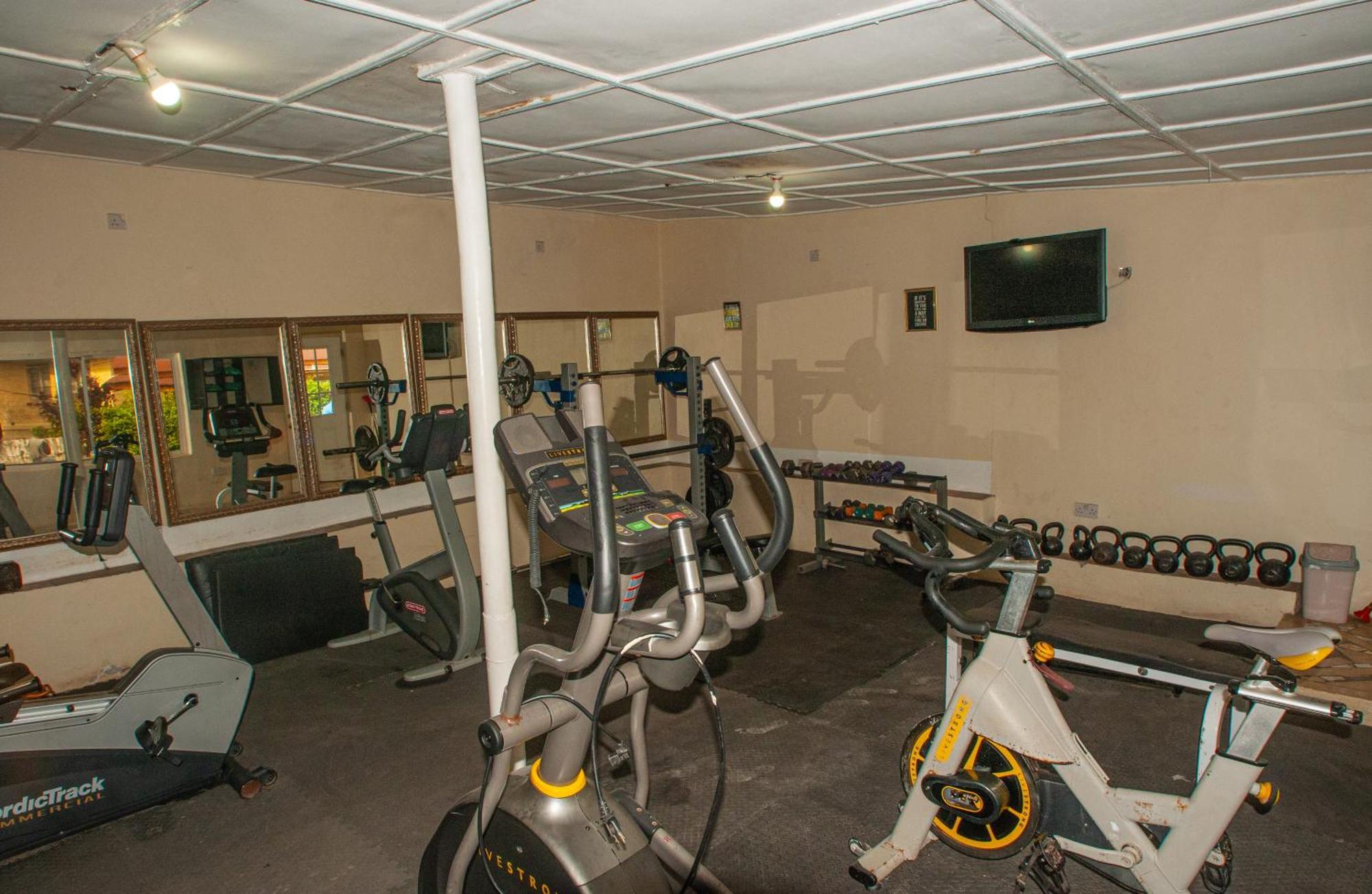 The Jam Lodge Freetown Extérieur photo
